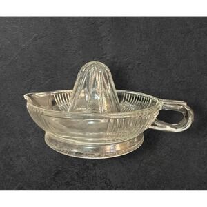 Vintage Clear Glass Ribbed Citrus Orange Lemon Juicer‎ with Spout and Handle